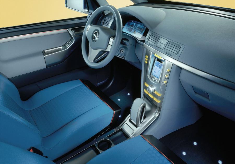  Opel Concept M 2002 года  (фото 11 из 25)